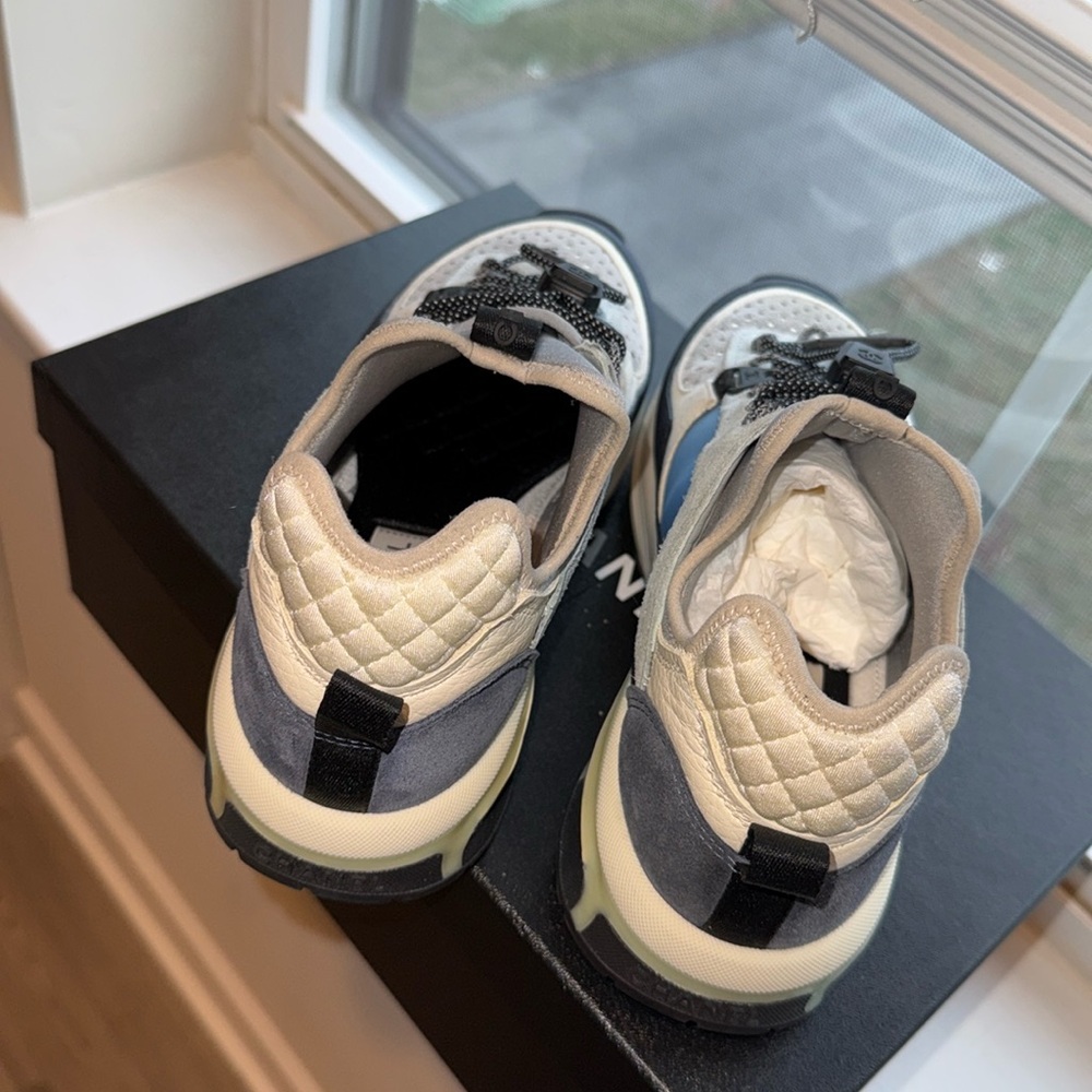 Chanel Sneaker - Picture 3 of 5